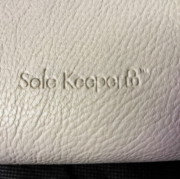 safekeeper Bags Safekeeper Brand White Leather Wallet In Excellent